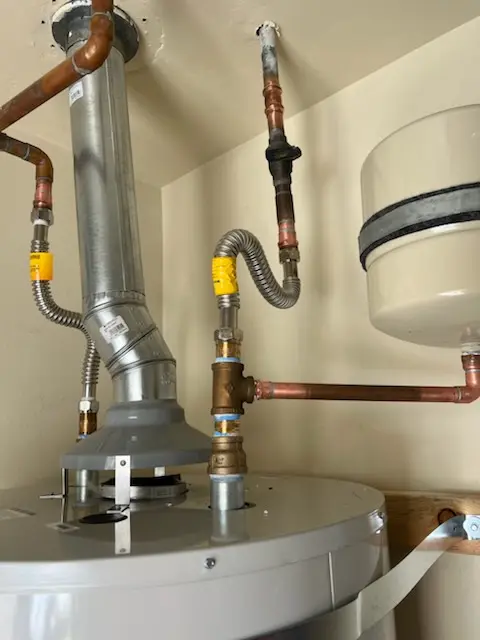 Water heater installation and plumbing repair in Lago Mar